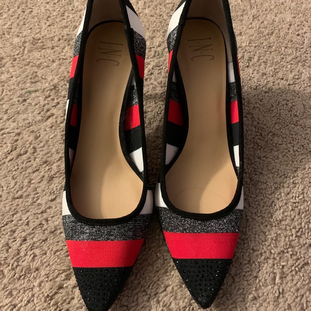 Woman’s Zitah pointed toe pumps